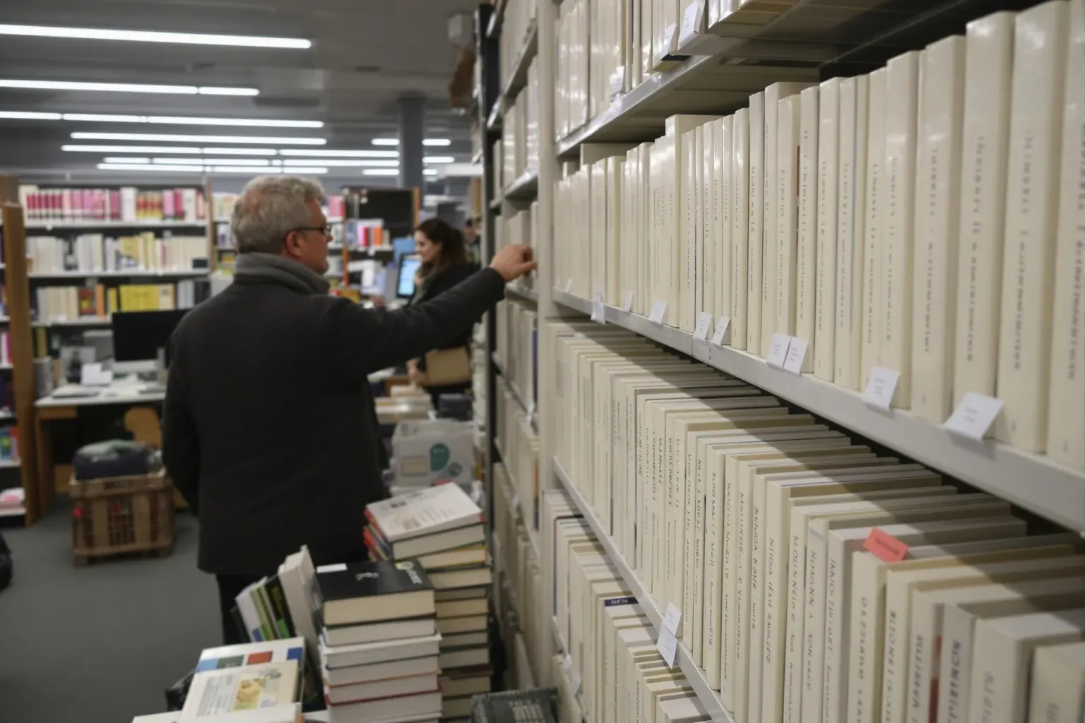5 livres de fin d'année à réserver à la médiathèque avant la rentrée d'hiver : Modiano, Da Empoli, Angot, Dubois, Levy